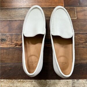 Dansko Lorri White Flats: Sleek Minimalist Design